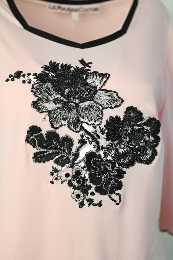 Couture-Shirt mit "paisley-embroidery" und 450 handaplizierten Perlen und Pailletten, Kurzarm